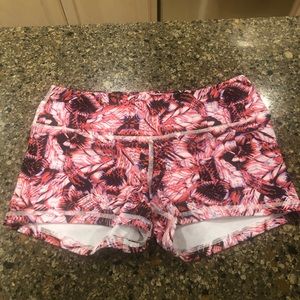 Fleo Shorts “refracted rose”- Size Small